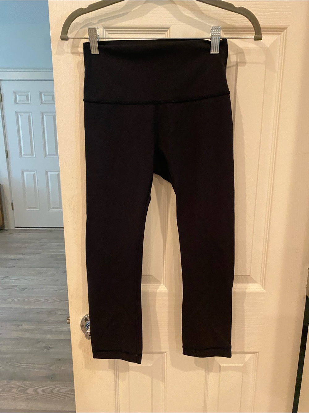 lululemon athletica Black calf length Leggings